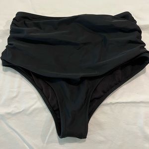 Black high waisted cheeky bikini bottoms!